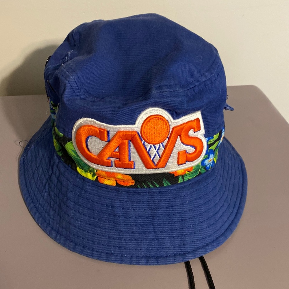 Cleveland Cavs Tropical New Era bucket hat